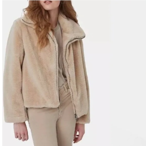 NWT BEAUTIFUL faux fur jacket - Picture 3 of 15